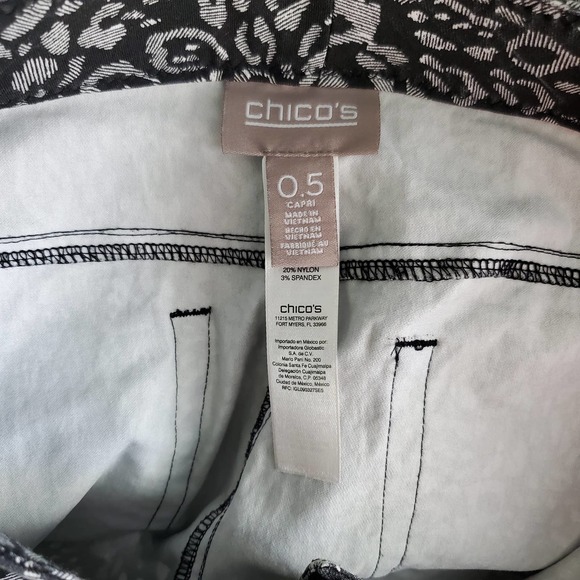 Chico's Capri pants Animal Print black and White Size 0.5 / S - Picture 4 of 5